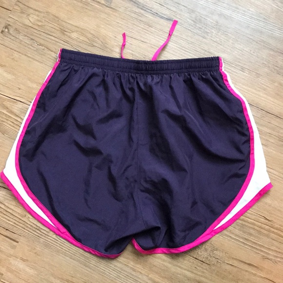 Nike shorts - Picture 4 of 5